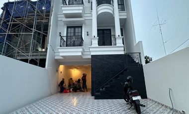 Dijual Rumah Ada Kolam Renang Jl Siaga Pejaten Barat Jaksel