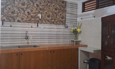 Rumah disewakan di Menteng Dalam 70 jt/thn