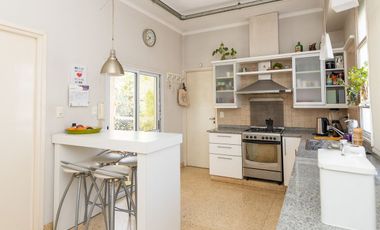 VENTA CASA 5 AMB. APTA CRÉDITO . BERNAL CENTRO