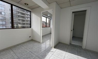 Oficina en Venta en Frente al Metro Manuel Montt