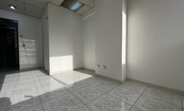 Oficina en Venta en Frente al Metro Manuel Montt