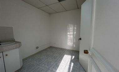 Oficina en Venta en Frente al Metro Manuel Montt
