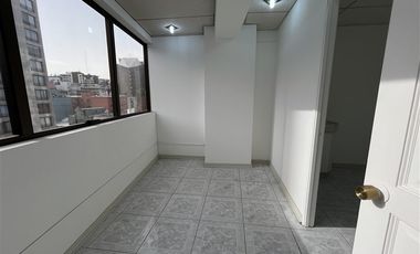 Oficina en Venta en Frente al Metro Manuel Montt