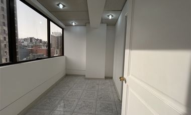 Oficina en Venta en Frente al Metro Manuel Montt