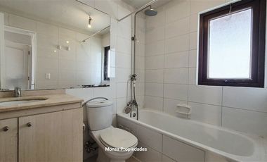 Casa en Venta en Camino del Paisaje con camino Del Monte, Lo Cañas - Alto Macul,