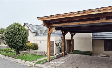 Casa en Venta en Camino del Paisaje con camino Del Monte, Lo Cañas - Alto Macul,