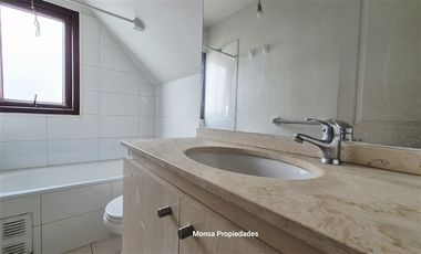 Casa en Venta en Camino del Paisaje con camino Del Monte, Lo Cañas - Alto Macul,