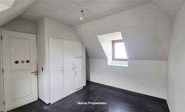 Casa en Venta en Camino del Paisaje con camino Del Monte, Lo Cañas - Alto Macul,