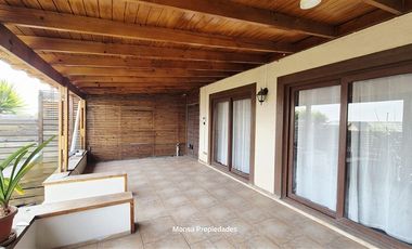 Casa en Venta en Camino del Paisaje con camino Del Monte, Lo Cañas - Alto Macul,