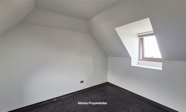 Casa en Venta en Camino del Paisaje con camino Del Monte, Lo Cañas - Alto Macul,