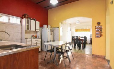 ALQUILER CASA HAEDO 3 AMB JARDIN, PATIO Y TERRAZA