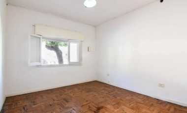 ALQUILER CASA HAEDO 3 AMB JARDIN, PATIO Y TERRAZA