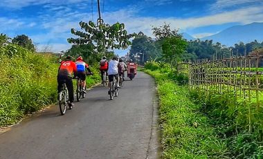 Dijual sekaligus tiga rumah baru siap huni plus kavling dekat kota