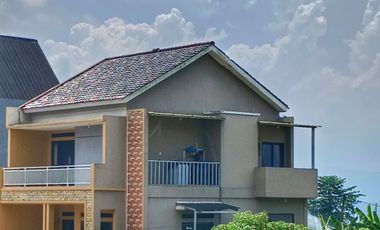 Dijual sekaligus tiga rumah baru siap huni plus kavling dekat kota