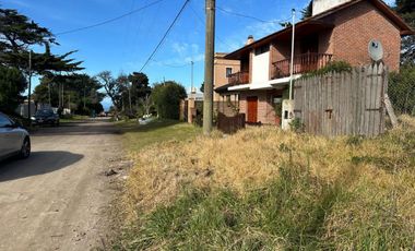 VENTA CASA A TERMINAR A MTRS DEL MAR, ACANTILADOS