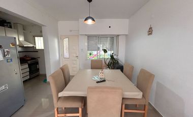 VENTA DUPLEX 5AMB C/ COCHERA Y JARDÍN, QUILMES
