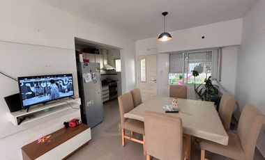 VENTA DUPLEX 5AMB C/ COCHERA Y JARDÍN, QUILMES