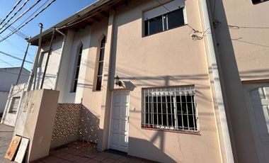 VENTA DUPLEX 5AMB C/ COCHERA Y JARDÍN, QUILMES