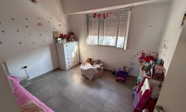 VENTA DUPLEX 5AMB C/ COCHERA Y JARDÍN, QUILMES