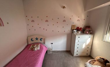 VENTA DUPLEX 5AMB C/ COCHERA Y JARDÍN, QUILMES