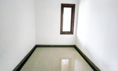 Sewa Rumah Modern 3,5 Lantai di Pejaten Unfurnished