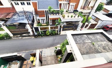Sewa Rumah Modern 3,5 Lantai di Pejaten Unfurnished