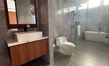 Villa Mewah Baru View Laut dengan Rooftop di Nusa Dua