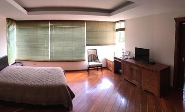 Venta 2 casas CUMBAYÁ 6 dormitorios jardín y área de trabajo