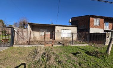 Casa en venta en Burzaco Este