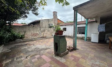 VENTA CASA 3 AMB C/PATIO Y GARAGE - CLAYPOLE