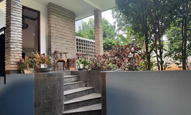 Rumah Cluster Eksklusif  Menteng Bintaro (Semi Furnished), Lokasi sangat Strategis