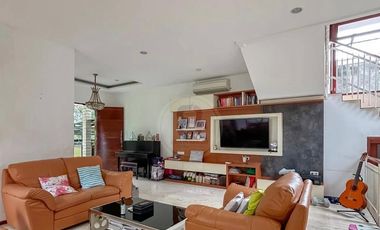 Rumah Cluster Eksklusif  Menteng Bintaro (Semi Furnished), Lokasi sangat Strategis