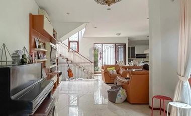 Rumah Cluster Eksklusif  Menteng Bintaro (Semi Furnished), Lokasi sangat Strategis