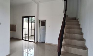 Rumah 2 lantai ready stock dekat kampus UNPAM 2