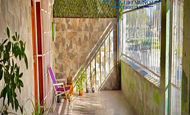 VENTA  CASA DE DOS PISOS Y DEPARTAMENTO INTERIOR