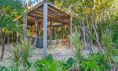 CASA EN VENTA EN TULUM 3 HABITACIONES CON ALBERCA INFINITY, ZONA DE REUNIONES JUEGOS PARA NIÑOS