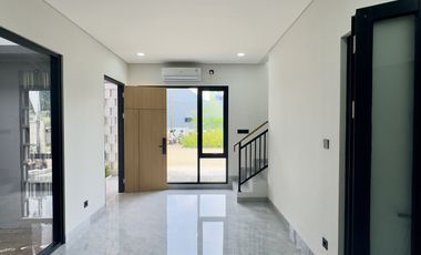 Dijual Rumah Di Ciputat 2 Lantai Dalam Cluster Dekat Pintu Tol