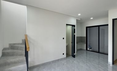 Dijual Rumah Di Ciputat 2 Lantai Dalam Cluster Dekat Pintu Tol