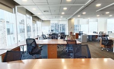 Oficina en Arriendo en A pasos del Parque Araucano, futura línea 7 del Metro