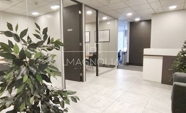 Oficina en Arriendo en A pasos del Parque Araucano, futura línea 7 del Metro