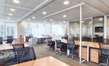 Oficina en Arriendo en A pasos del Parque Araucano, futura línea 7 del Metro