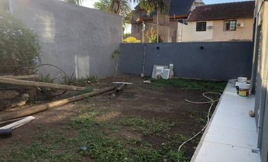 DUPLEX DE CATEGORIA DOS DORMITORIOS CALLE CASTELAR 3159 ENTRE LAS DELICIAS Y LETONIA SAN MIGUEL