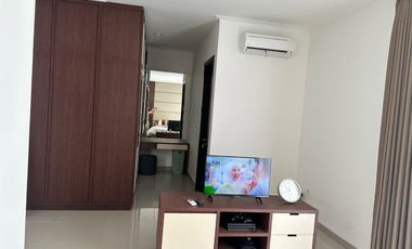 Disewakan Rumah 3 Lt Osaka Residence Pik Furnish Uk 8x10 Bagus