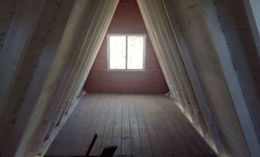 SE ALQUILA CASA ALPINA DE 1 DORMITORIO A 400 MTS DE RUTA 38 EN SANTA MARIA REF 2154