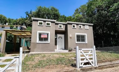 Casa en Venta en Rio Ceballos - Excelente Ubicacion con 2 Dormitorios y Cochera