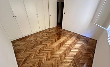 Mb depto de 3 amb, muy luminoso al lateral - Exc estado - Mb