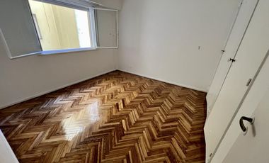 Mb depto de 3 amb, muy luminoso al lateral - Exc estado - Mb