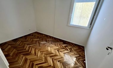 Mb depto de 3 amb, muy luminoso al lateral - Exc estado - Mb
