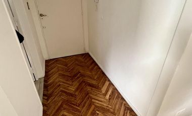 Mb depto de 3 amb, muy luminoso al lateral - Exc estado - Mb