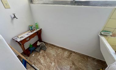 Mb depto de 3 amb, muy luminoso al lateral - Exc estado - Mb